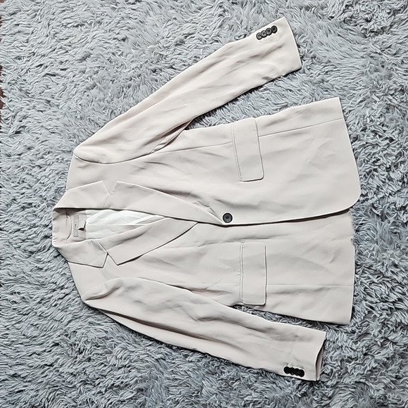 Blazer - Picture 1 of 6